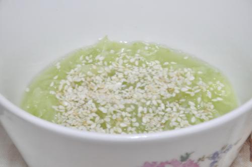 Okurkový salát se sezamovými semínky  – Snadné Miš - Maš recept, zvládnete za Do 30 minut